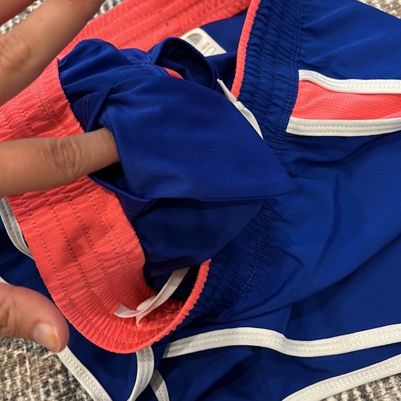 North Face Shorts - Picture 4 of 5
